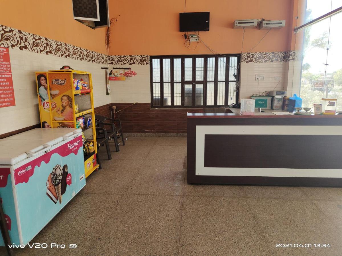 Hotel Purnima Palace Fatehpur  المظهر الخارجي الصورة